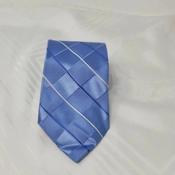 Michael Kors Slim Fit  Blue Satin Silk Neck tie - Picture 3 of 8